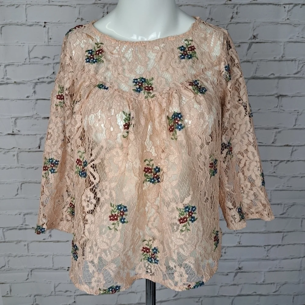 𝅺Zara Lace Floral Cropped top‎ - Picture 4 of 12